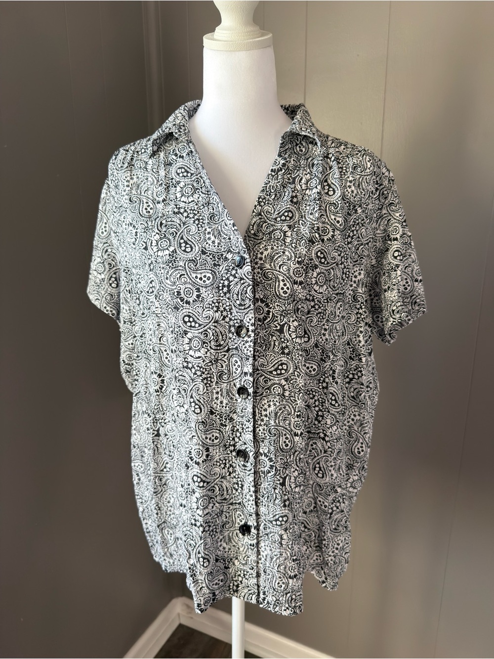 White Stag Black and White Paisley Short-Sleeve Button-Up